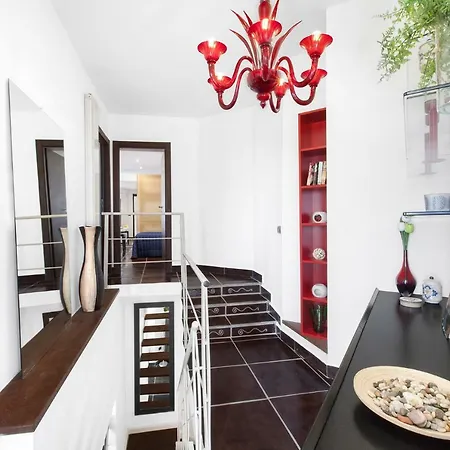 - Casa Augusta A *